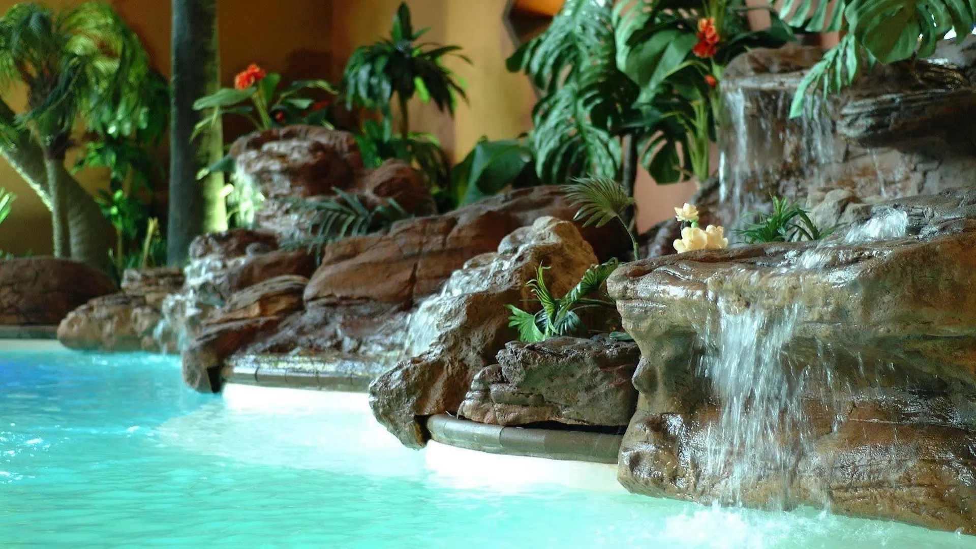 ***  Hotel Universel Quebec City Canada
